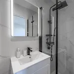 Ocean Breeze Rooms,